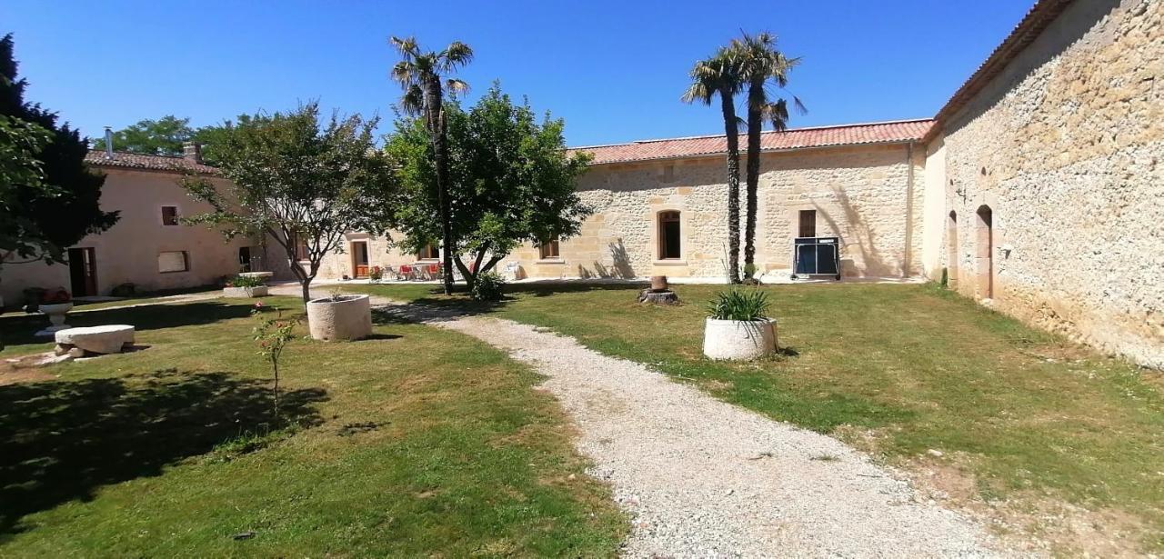 Guillac  Domaine De Gaia, Piscine, Petanque, Ping Pong, Proche Saint-Emilion Bed & Breakfast エクステリア 写真