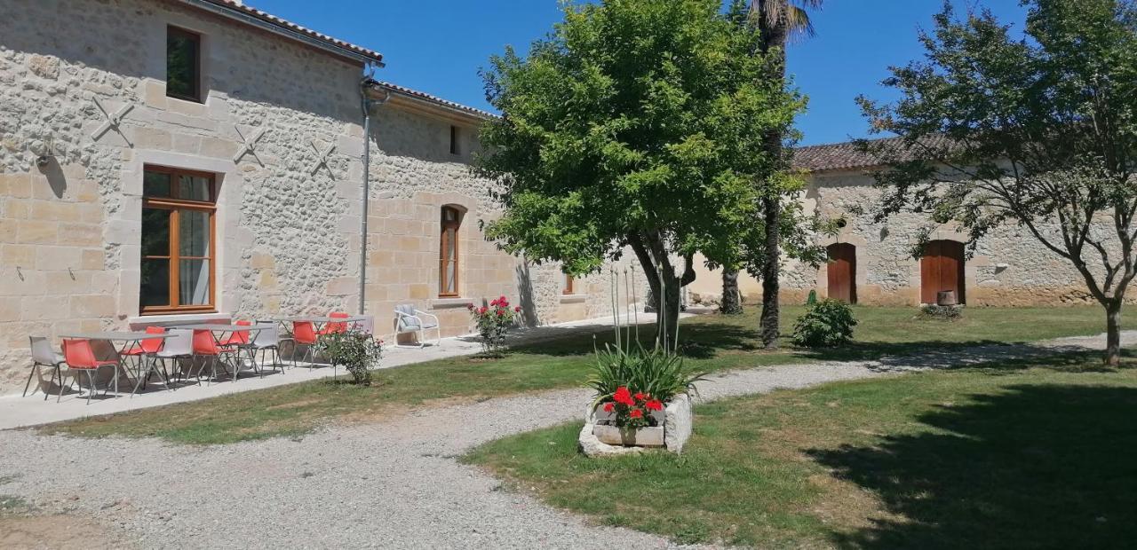 Guillac  Domaine De Gaia, Piscine, Petanque, Ping Pong, Proche Saint-Emilion Bed & Breakfast エクステリア 写真