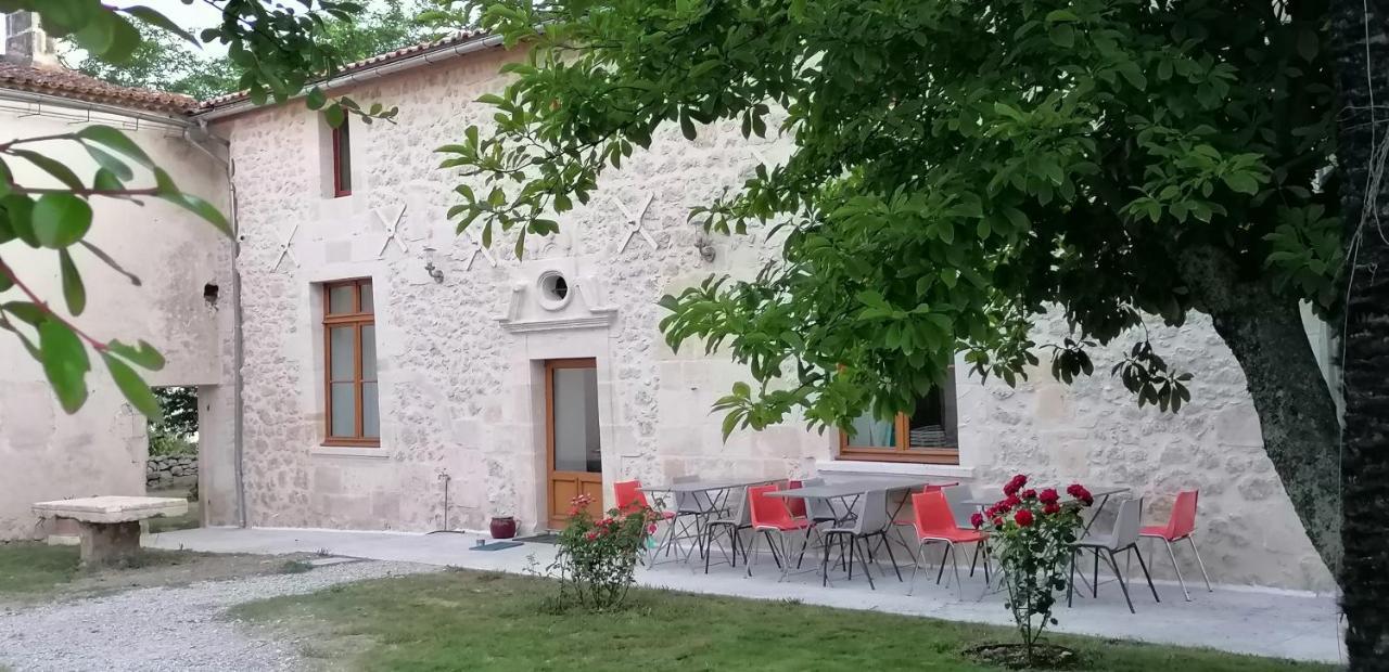Guillac  Domaine De Gaia, Piscine, Petanque, Ping Pong, Proche Saint-Emilion Bed & Breakfast エクステリア 写真