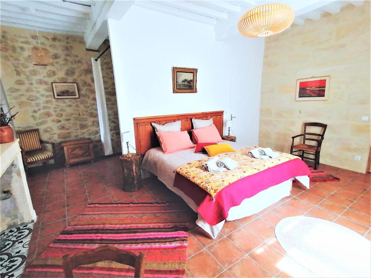 Guillac  Domaine De Gaia, Piscine, Petanque, Ping Pong, Proche Saint-Emilion Bed & Breakfast エクステリア 写真