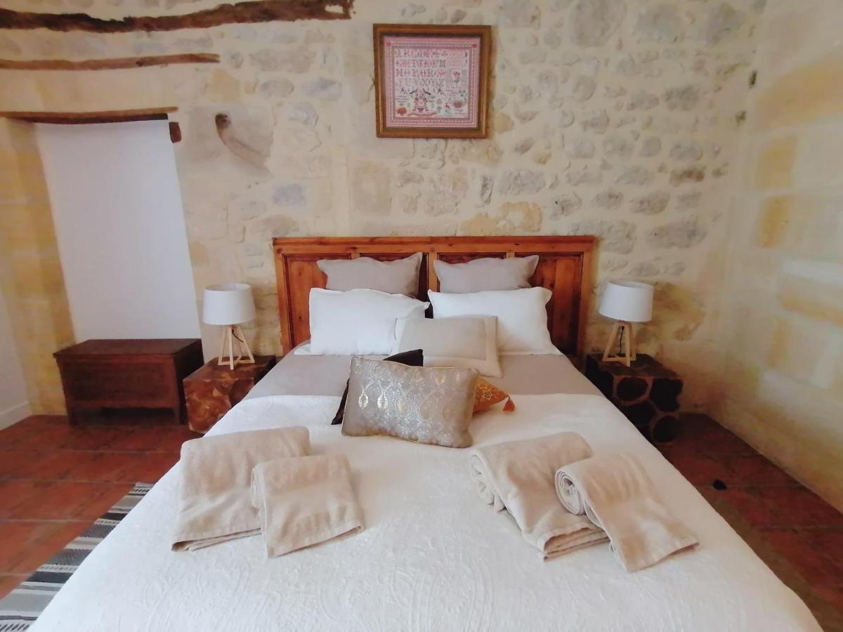 Guillac  Domaine De Gaia, Piscine, Petanque, Ping Pong, Proche Saint-Emilion Bed & Breakfast エクステリア 写真