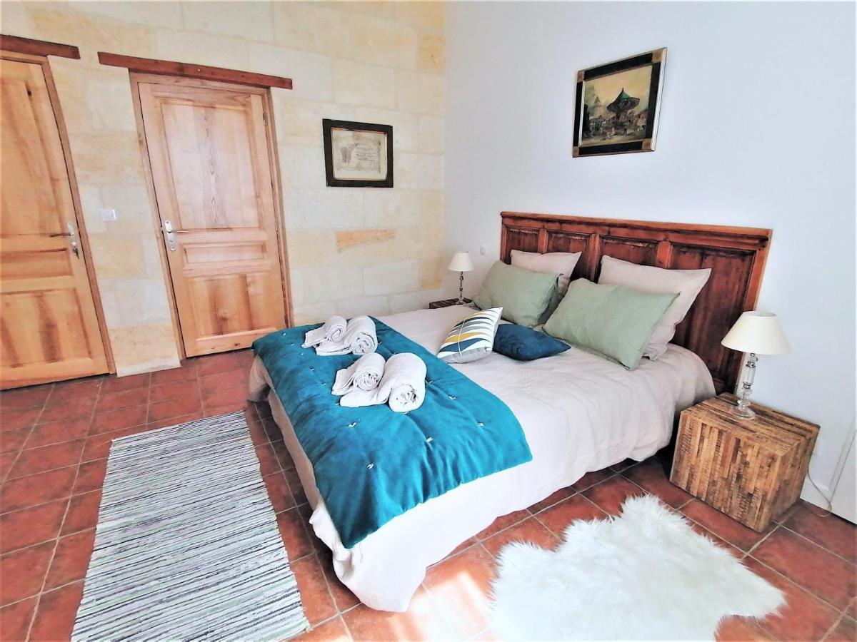 Guillac  Domaine De Gaia, Piscine, Petanque, Ping Pong, Proche Saint-Emilion Bed & Breakfast エクステリア 写真
