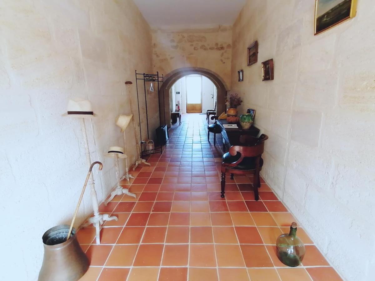 Guillac  Domaine De Gaia, Piscine, Petanque, Ping Pong, Proche Saint-Emilion Bed & Breakfast エクステリア 写真