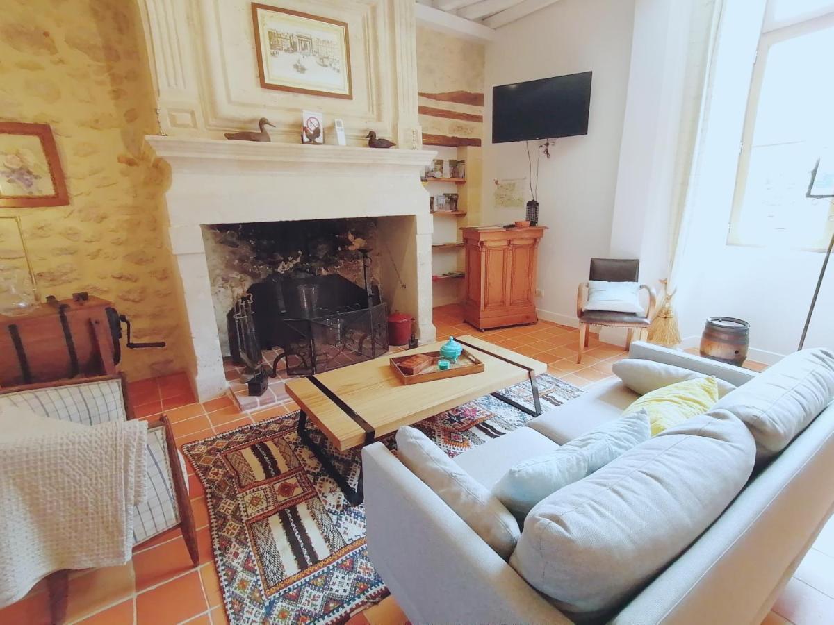 Guillac  Domaine De Gaia, Piscine, Petanque, Ping Pong, Proche Saint-Emilion Bed & Breakfast エクステリア 写真