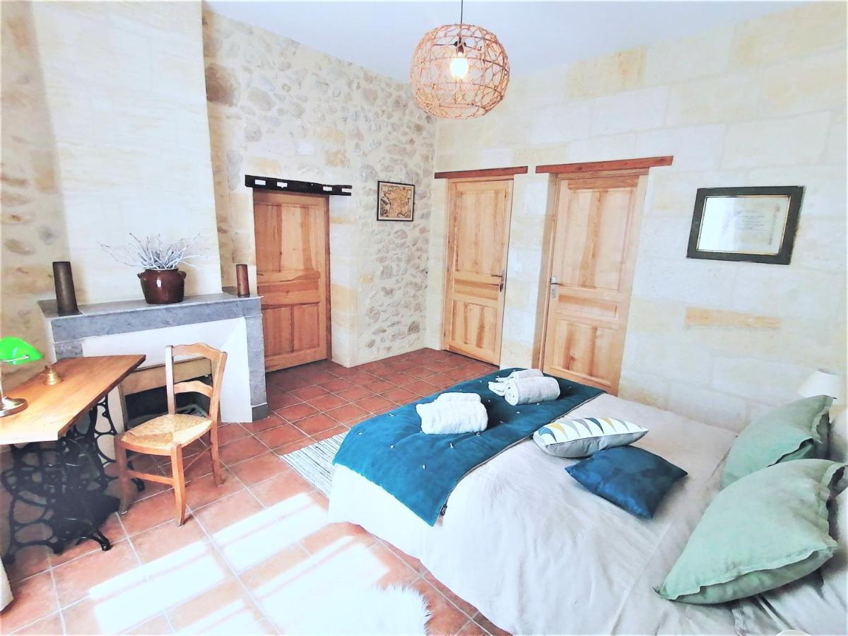 Guillac  Domaine De Gaia, Piscine, Petanque, Ping Pong, Proche Saint-Emilion Bed & Breakfast エクステリア 写真