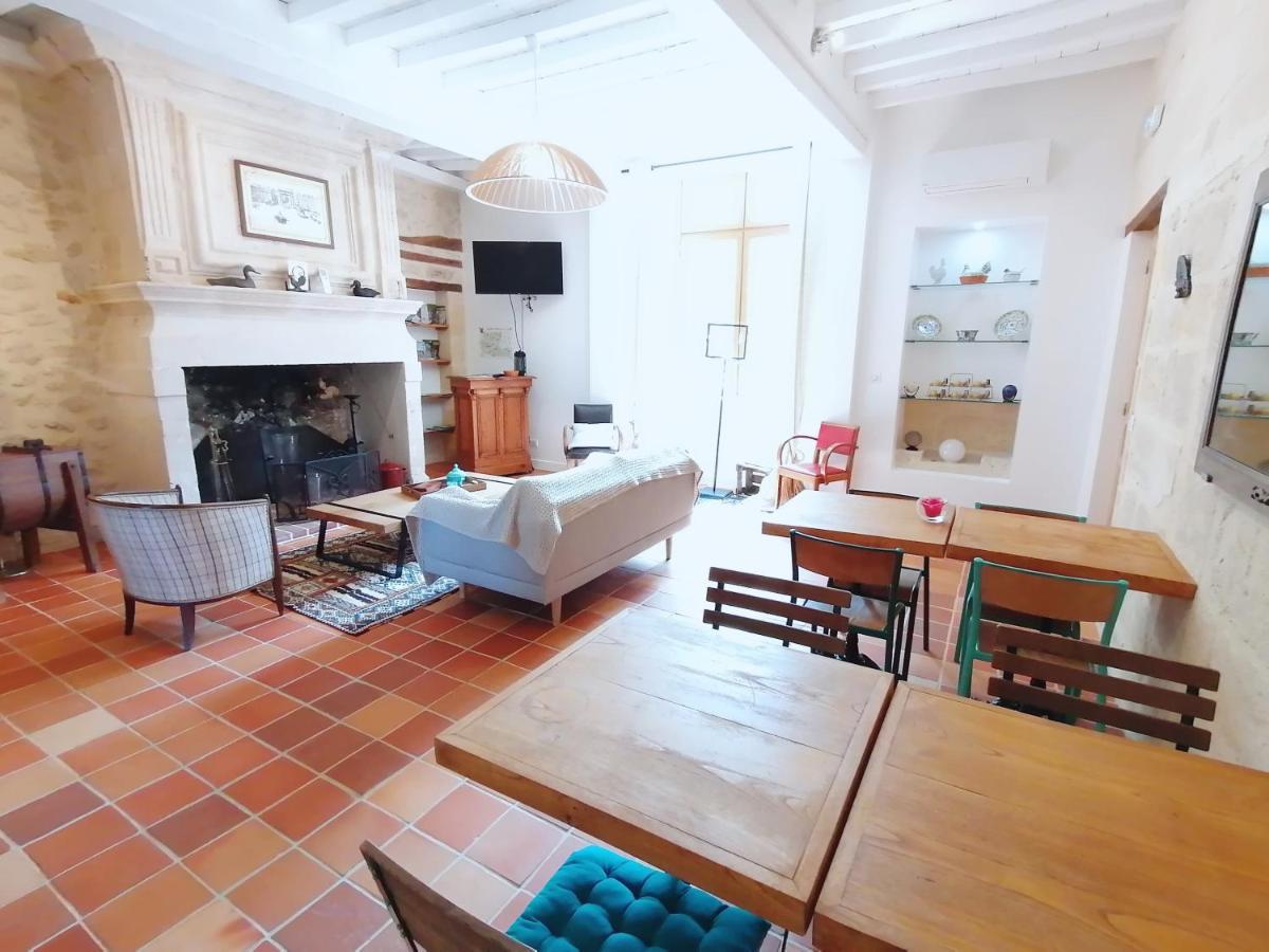 Guillac  Domaine De Gaia, Piscine, Petanque, Ping Pong, Proche Saint-Emilion Bed & Breakfast エクステリア 写真
